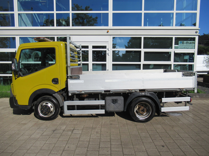 Renault Maxity 2.5DCi 107KW Airco Open laadbak Twist Lock - כלי רכב מסחרי במיטה שטוחה: תמונה 2 Renault Maxity 2.5DCi 107KW Airco Open laadbak Twist Lock - כלי רכב מסחרי במיטה שטוחה: תמונה 2