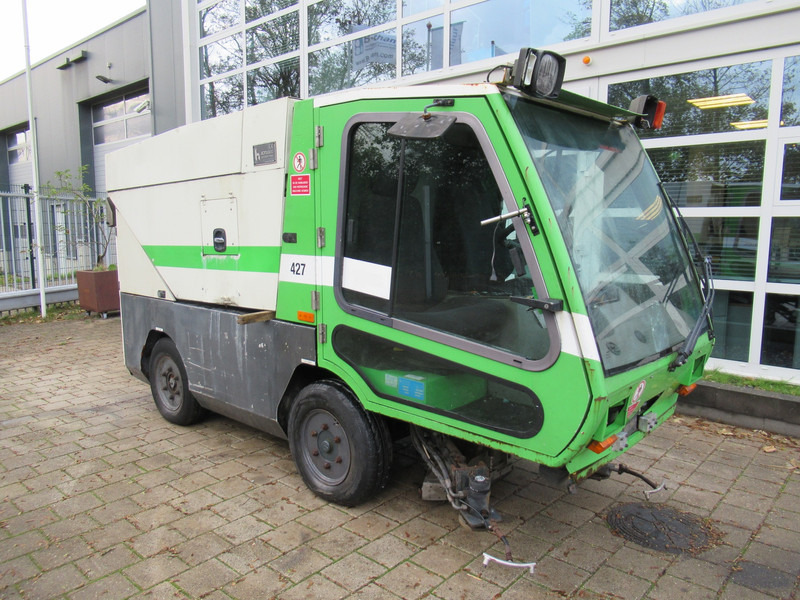 TENNANT HMF 214 Veegmachine, DEFECT / FOR PARTS - מטאטא כבישים: תמונה 2 TENNANT HMF 214 Veegmachine, DEFECT / FOR PARTS - מטאטא כבישים: תמונה 2