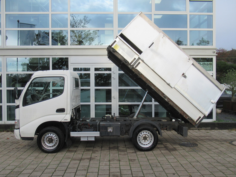 Toyota Dyna 100 3.0 D-4D 80KW Comfort Veegvuilkipper Tipper - כלי רכב מסחרי מזהיר: תמונה 3 Toyota Dyna 100 3.0 D-4D 80KW Comfort Veegvuilkipper Tipper - כלי רכב מסחרי מזהיר: תמונה 3