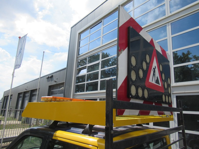 Volkswagen Transporter Actiebord Pol Pijlenbord - צרופה עבור כלי רכב מסחרי: תמונה 3 Volkswagen Transporter Actiebord Pol Pijlenbord - צרופה עבור כלי רכב מסחרי: תמונה 3