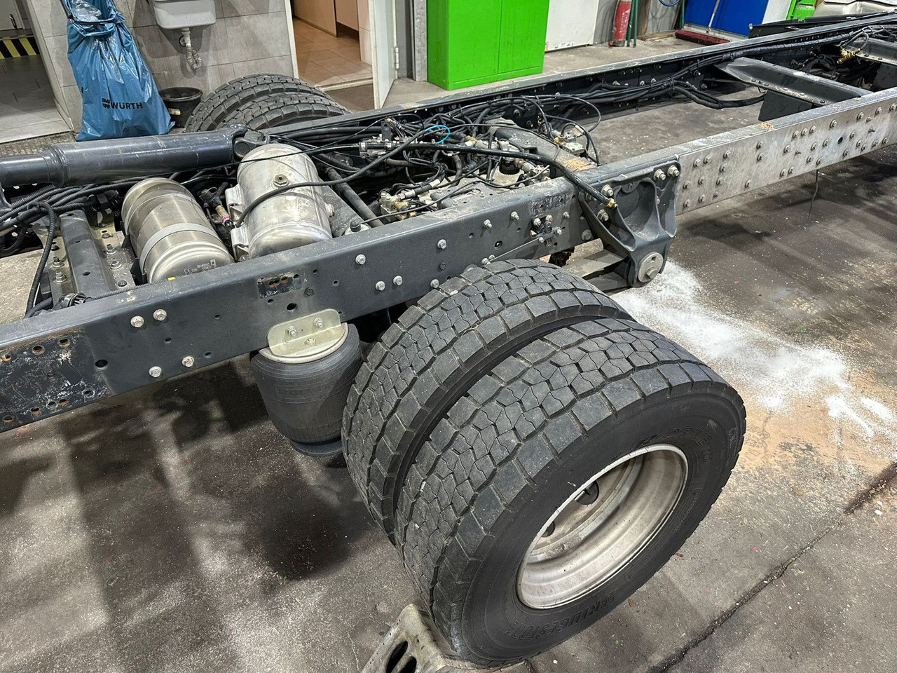 Iveco 110EL25 Unfallchassis ohne Motor/Getriebe - משאית עם שלדת תא: תמונה 2 Iveco 110EL25 Unfallchassis ohne Motor/Getriebe - משאית עם שלדת תא: תמונה 2