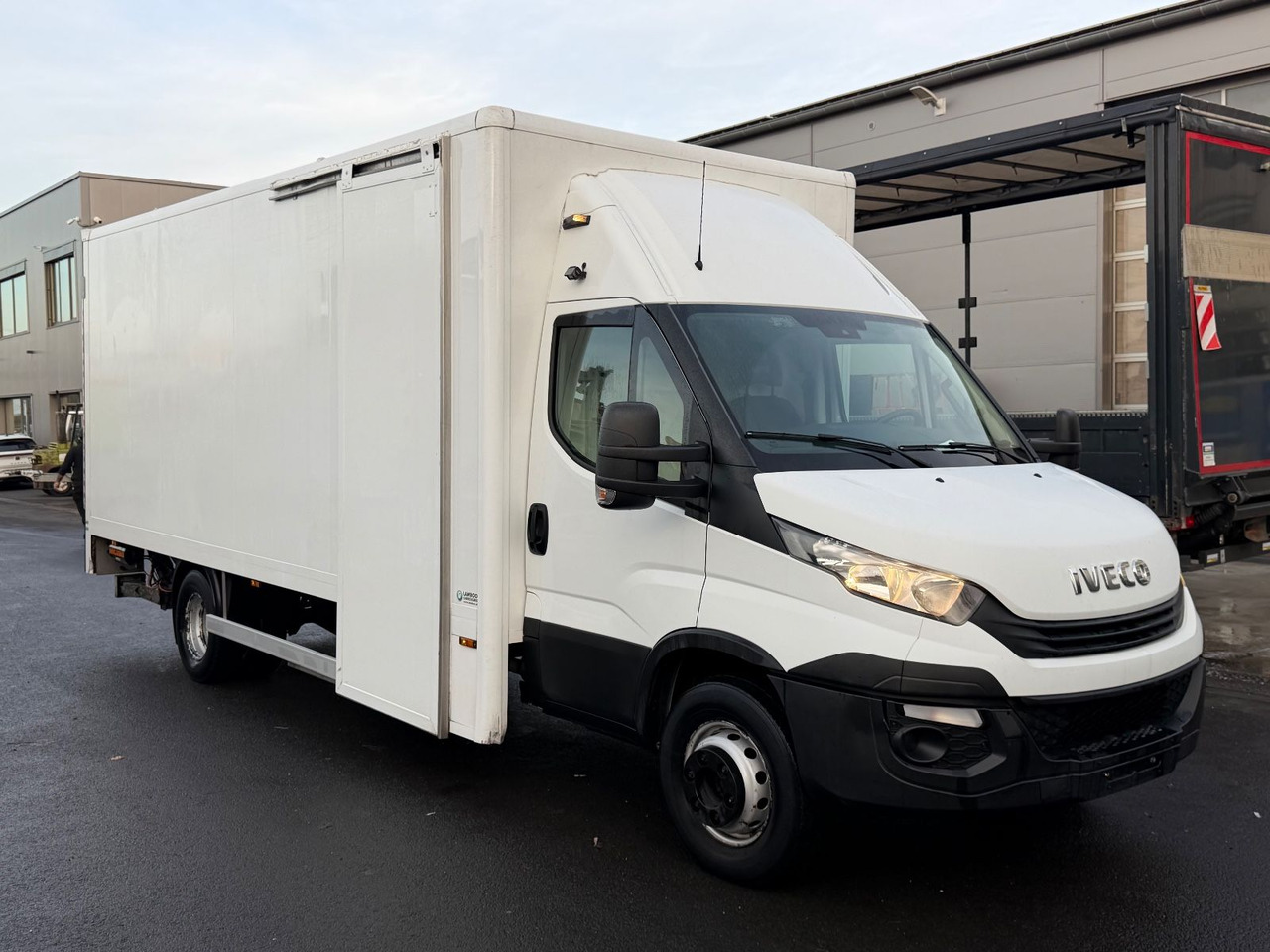 Iveco 70C18 HiMatic, Klima, Luftfederung, Lbw 5x units - כלי רכב מסחרי עם תיבה: תמונה 1 Iveco 70C18 HiMatic, Klima, Luftfederung, Lbw 5x units - כלי רכב מסחרי עם תיבה: תמונה 1
