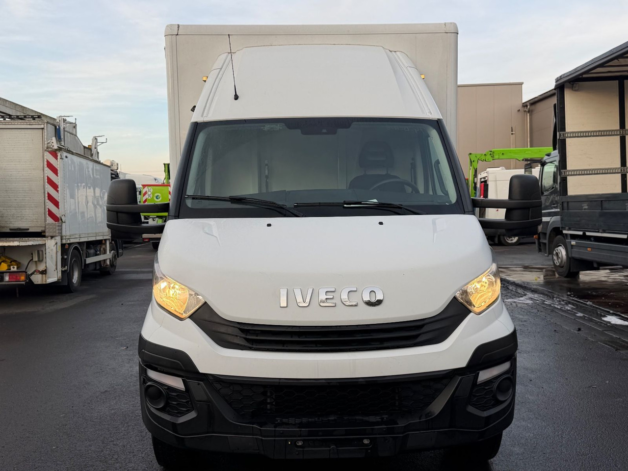Iveco 70C18 HiMatic, Klima, Luftfederung, Lbw 5x units - כלי רכב מסחרי עם תיבה: תמונה 3 Iveco 70C18 HiMatic, Klima, Luftfederung, Lbw 5x units - כלי רכב מסחרי עם תיבה: תמונה 3