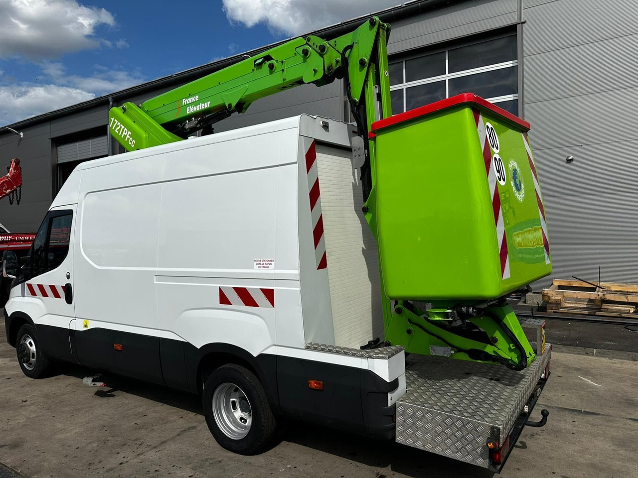 Iveco Daily 50C18 Hi-Matic/17m/Euro6/2-Punkt - פלטפורמה אווירית מותקנת על משאית: תמונה 3 Iveco Daily 50C18 Hi-Matic/17m/Euro6/2-Punkt - פלטפורמה אווירית מותקנת על משאית: תמונה 3