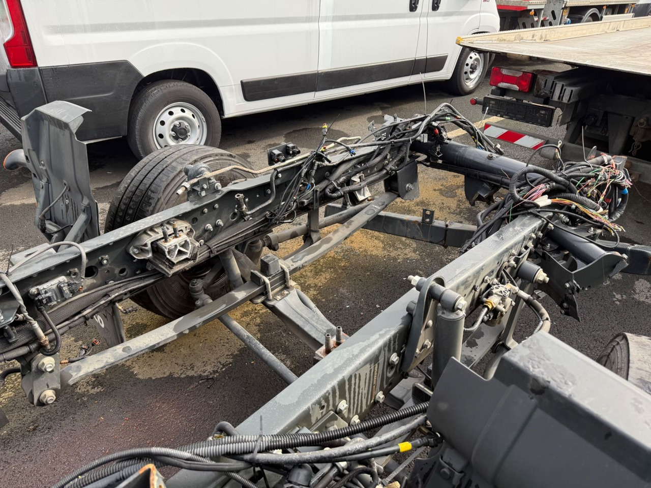 Iveco Eurocargo 110EL250 Unfallchassis - משאית הובלה אוטומטית: תמונה 3 Iveco Eurocargo 110EL250 Unfallchassis - משאית הובלה אוטומטית: תמונה 3
