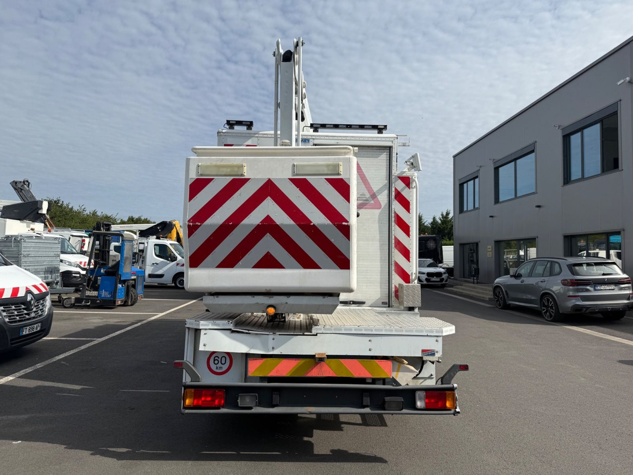 Iveco Eurocargo 120E18 E5/15m/Comet 151TAL - פלטפורמה אווירית מותקנת על משאית: תמונה 5 Iveco Eurocargo 120E18 E5/15m/Comet 151TAL - פלטפורמה אווירית מותקנת על משאית: תמונה 5