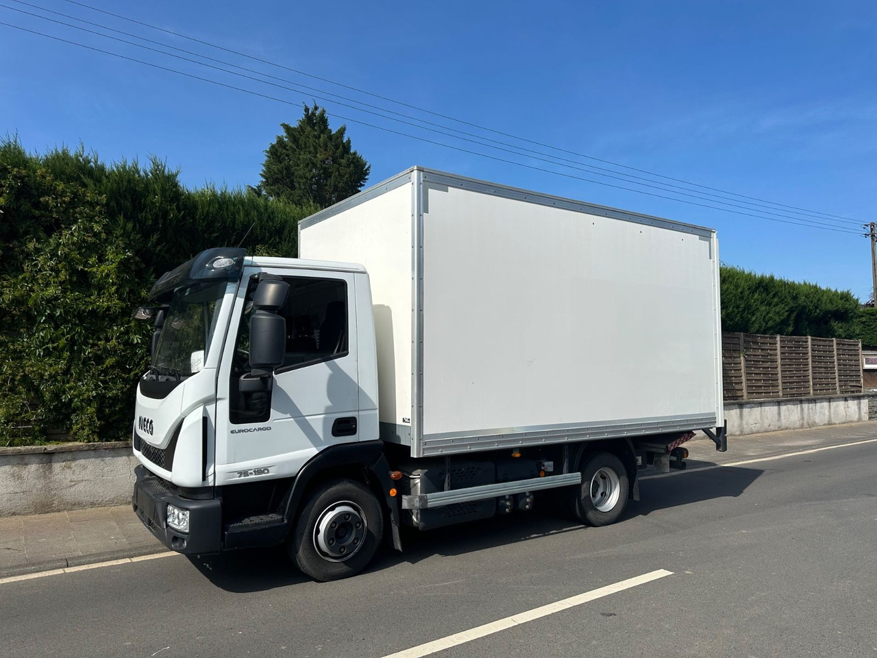 Iveco Eurocargo 75E19/Tüv neu/Koffer/LBW 1000kg/ - כלי רכב מסחרי עם תיבה: תמונה 1 Iveco Eurocargo 75E19/Tüv neu/Koffer/LBW 1000kg/ - כלי רכב מסחרי עם תיבה: תמונה 1
