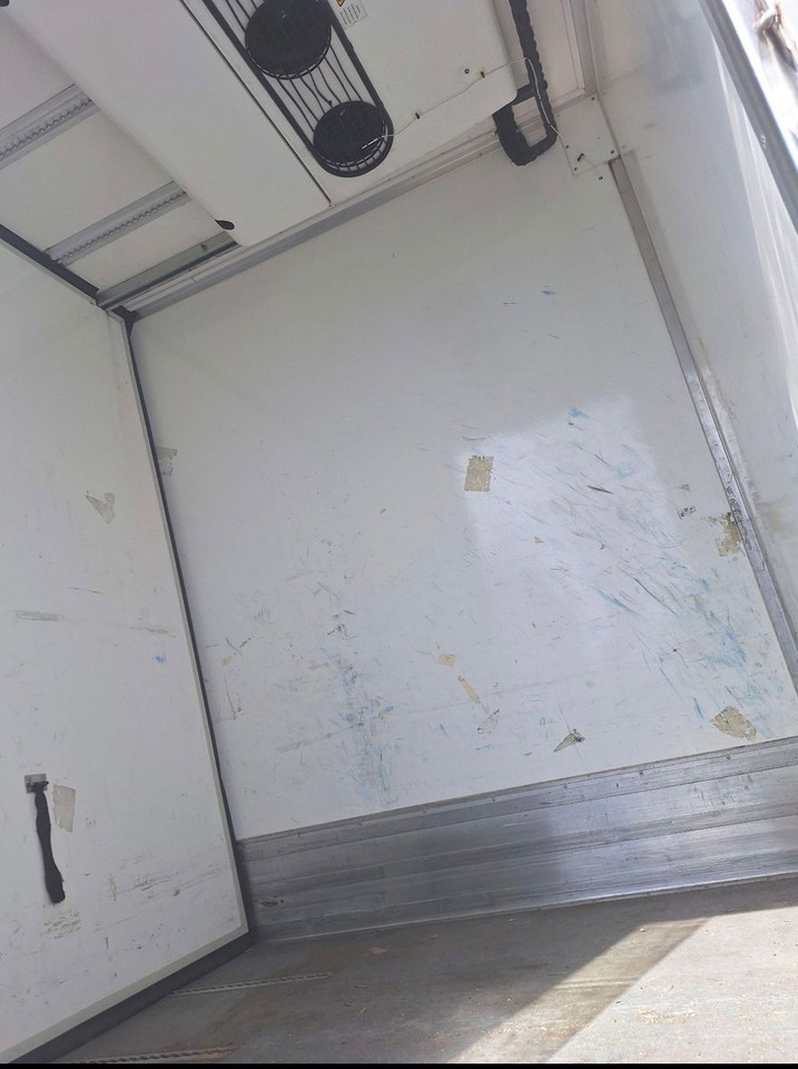 Iveco POLEN! 120E19CF T1000R Spectrum - משאית קירור: תמונה 5 Iveco POLEN! 120E19CF T1000R Spectrum - משאית קירור: תמונה 5