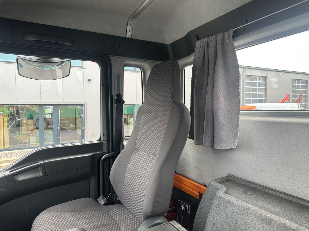 יחידת טרקטור MAN TGA 18.320 4x2 BLS /1.Hand/orig. km/ Manuell: תמונה 9
