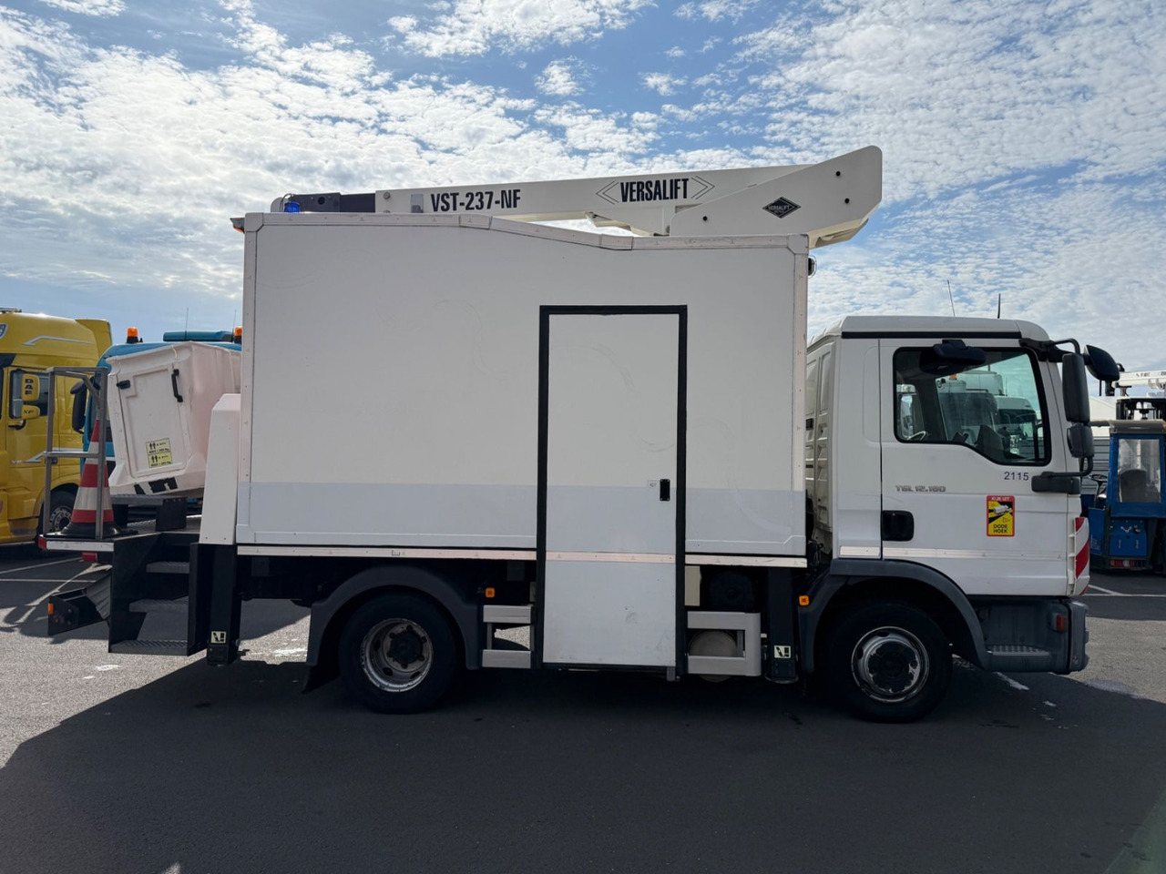 MAN TGL 12.180 Versalift/15m/orig.km/Top - פלטפורמה אווירית מותקנת על משאית: תמונה 3 MAN TGL 12.180 Versalift/15m/orig.km/Top - פלטפורמה אווירית מותקנת על משאית: תמונה 3