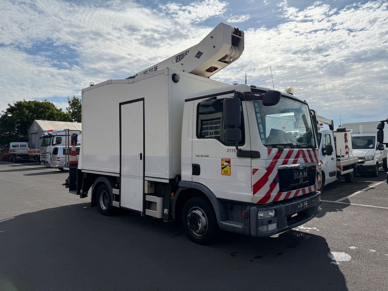MAN TGL 12.180 Versalift/15m/orig.km/Top - פלטפורמה אווירית מותקנת על משאית: תמונה 2 MAN TGL 12.180 Versalift/15m/orig.km/Top - פלטפורמה אווירית מותקנת על משאית: תמונה 2