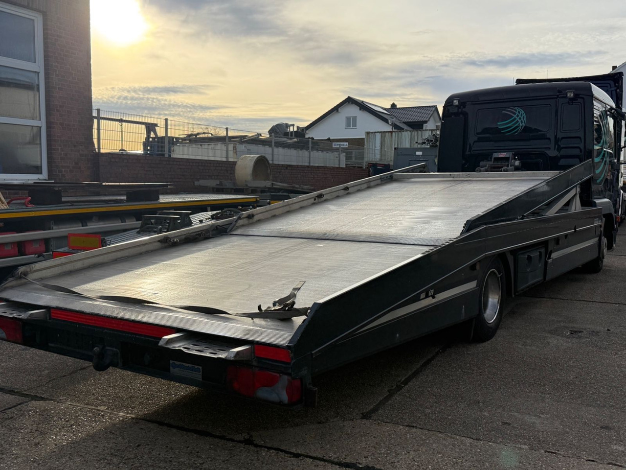 MAN TGL 8.210BL Moetefindt Doppelstock, Klima, Winde - משאית הובלה אוטומטית: תמונה 3 MAN TGL 8.210BL Moetefindt Doppelstock, Klima, Winde - משאית הובלה אוטומטית: תמונה 3