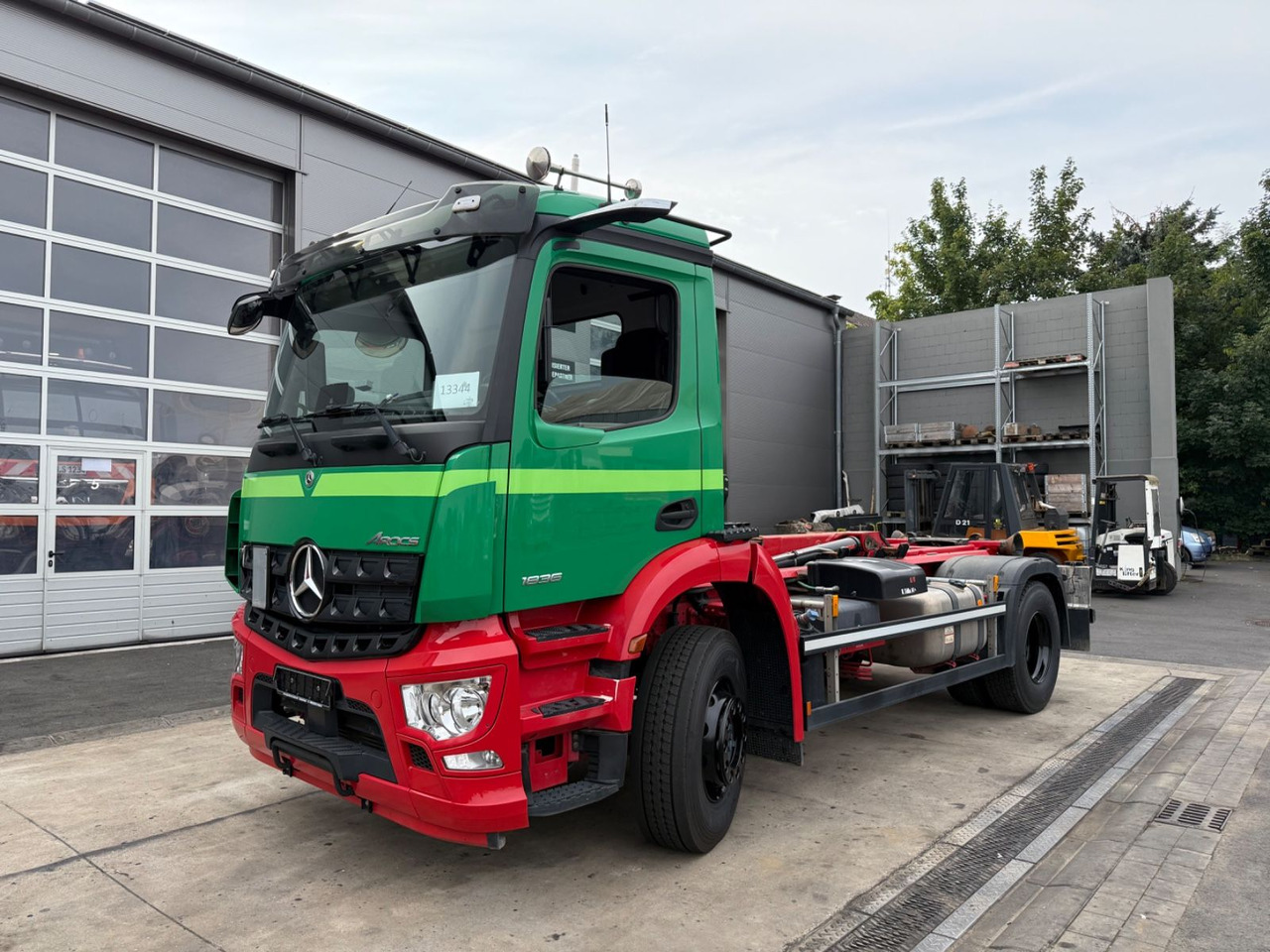 Mercedes-Benz Arocs 1836/10,7L/Hiab Ultima 14S/4x2/Autom./Top - משאית הרמת וו: תמונה 1 Mercedes-Benz Arocs 1836/10,7L/Hiab Ultima 14S/4x2/Autom./Top - משאית הרמת וו: תמונה 1