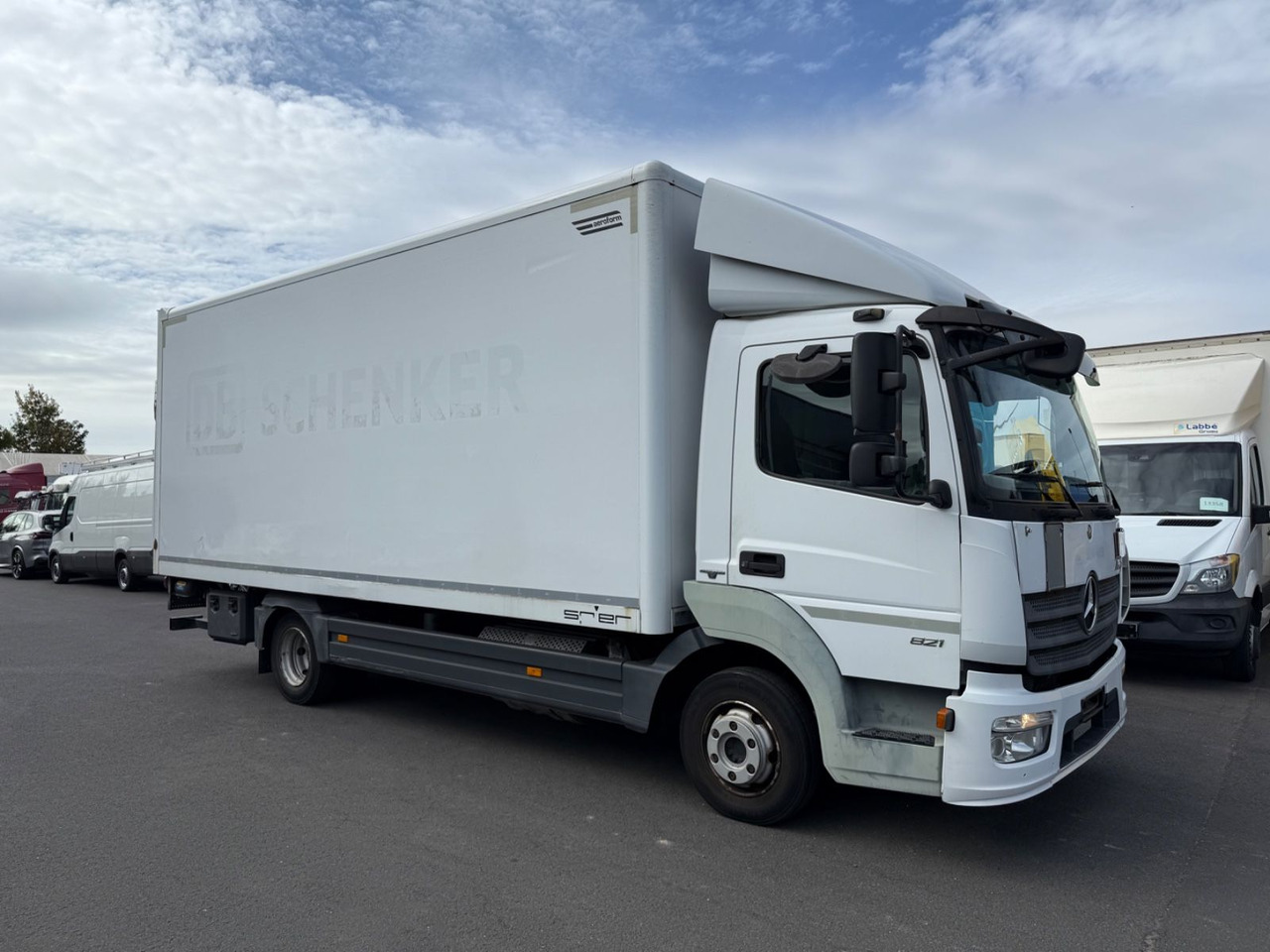 Mercedes-Benz Atego 3 4x2 821 4x2 LBW / Ahk. / Palfinger / 6m - משאית תיבה: תמונה 3 Mercedes-Benz Atego 3 4x2 821 4x2 LBW / Ahk. / Palfinger / 6m - משאית תיבה: תמונה 3