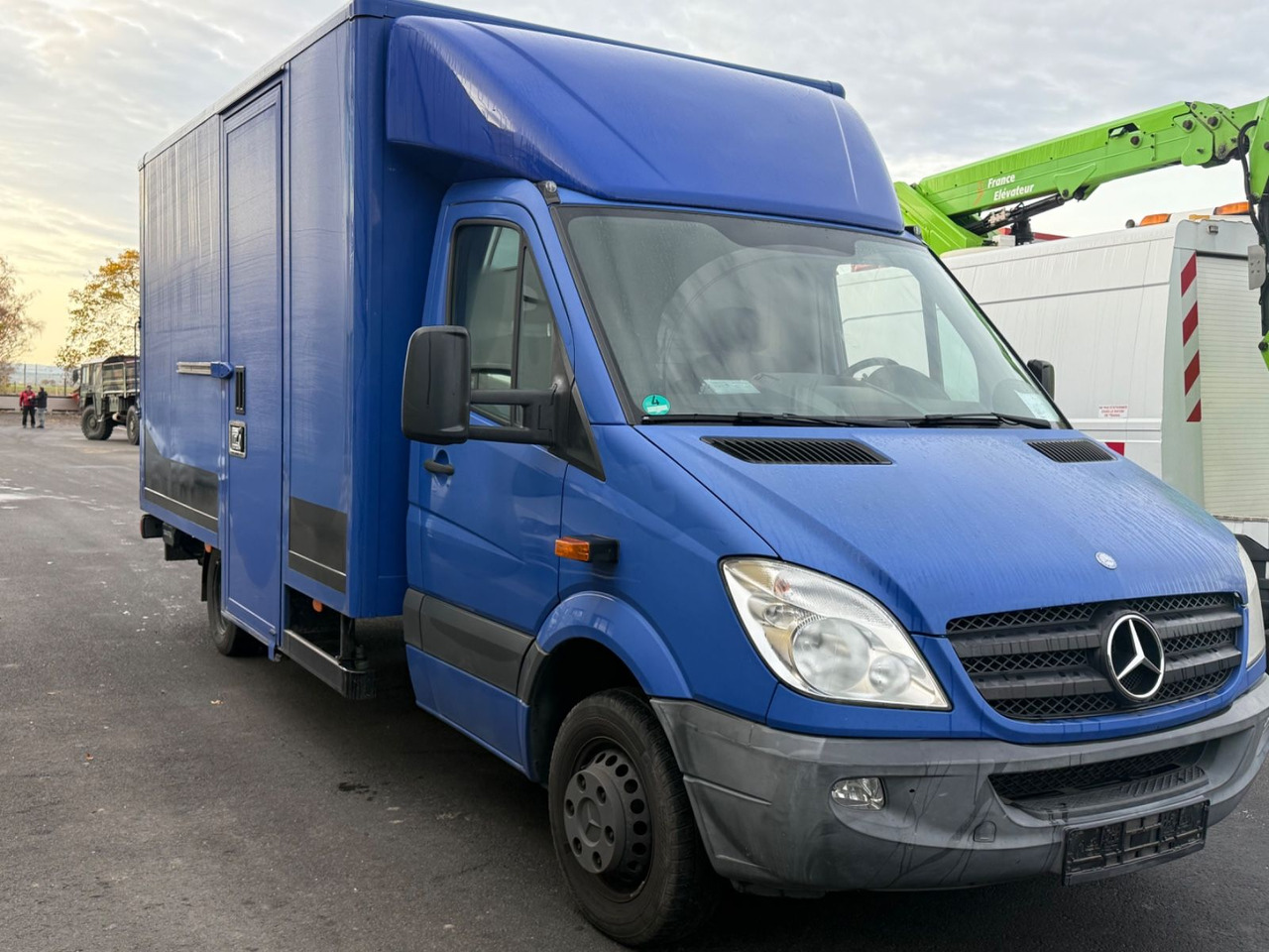 Mercedes-Benz Sprinter II 513 cdi Koffer, Lbw, Ahk, Winde - כלי רכב מסחרי עם תיבה: תמונה 3 Mercedes-Benz Sprinter II 513 cdi Koffer, Lbw, Ahk, Winde - כלי רכב מסחרי עם תיבה: תמונה 3