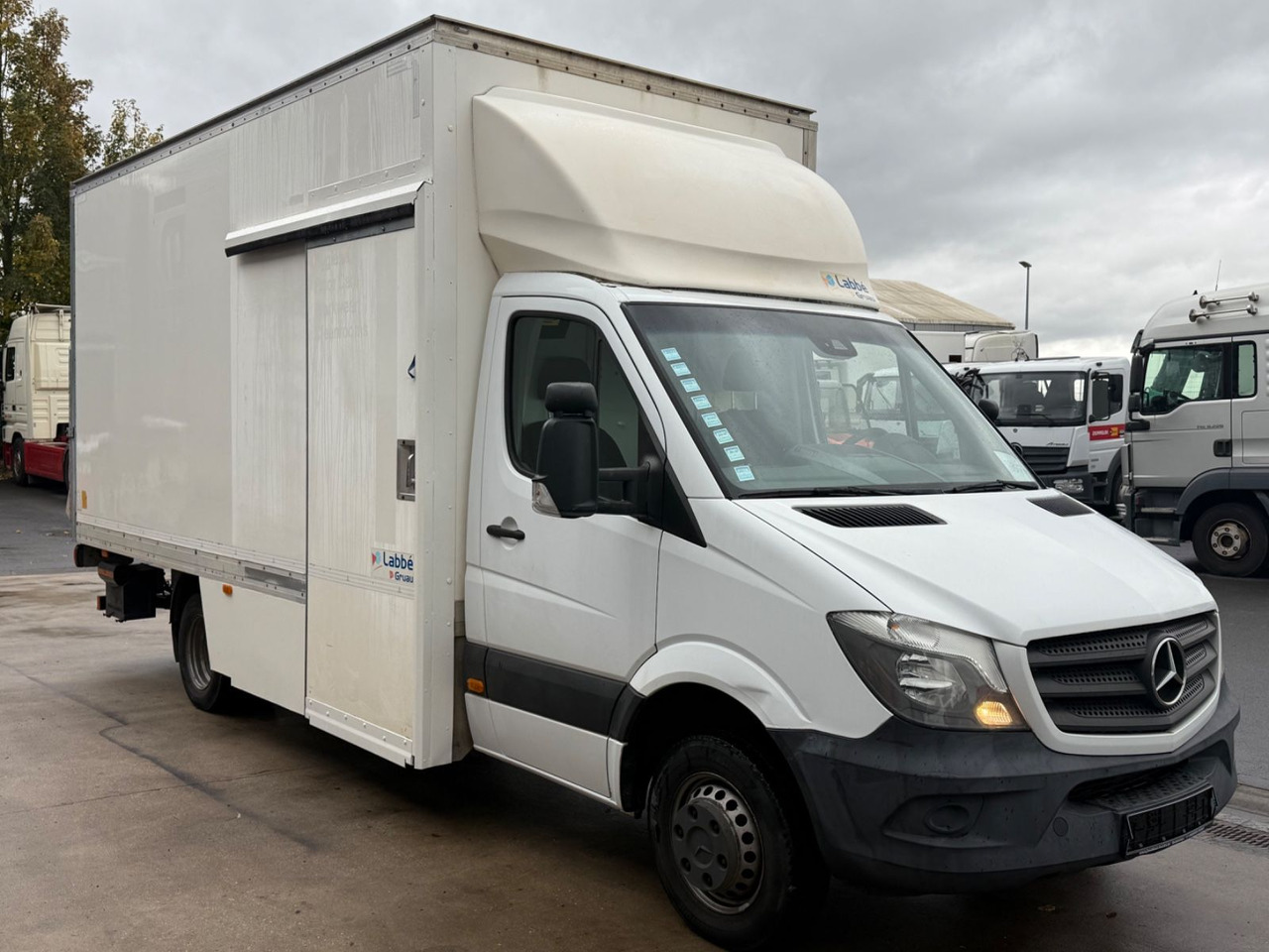 כלי רכב מסחרי עם תיבה Mercedes-Benz Sprinter II 516 Cdi Koffer / Lbw. / Automatik: תמונה 1