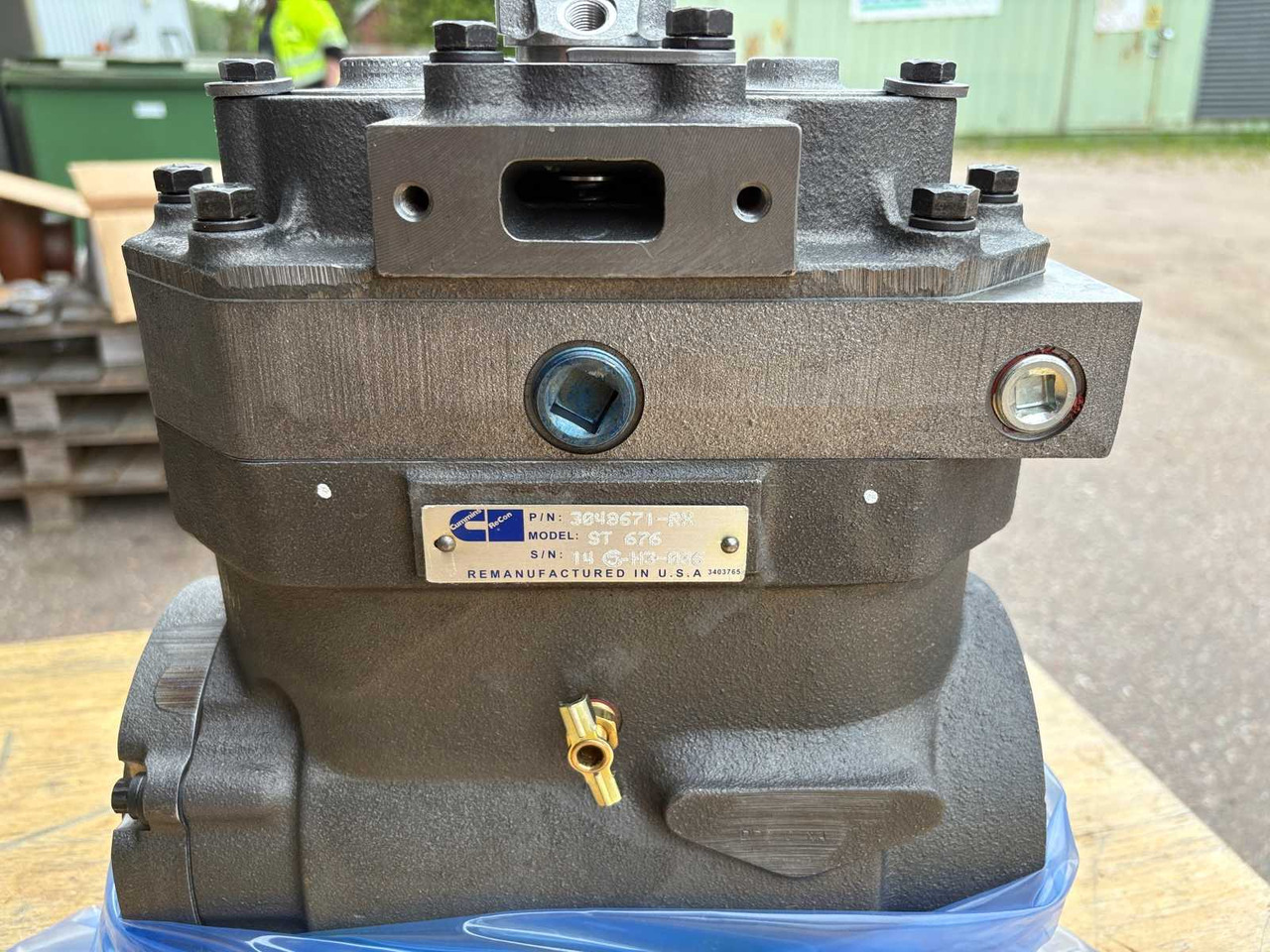 Air Dryer Compressor Cummins ST-676 - מדחס מזגן: תמונה 4 Air Dryer Compressor Cummins ST-676 - מדחס מזגן: תמונה 4