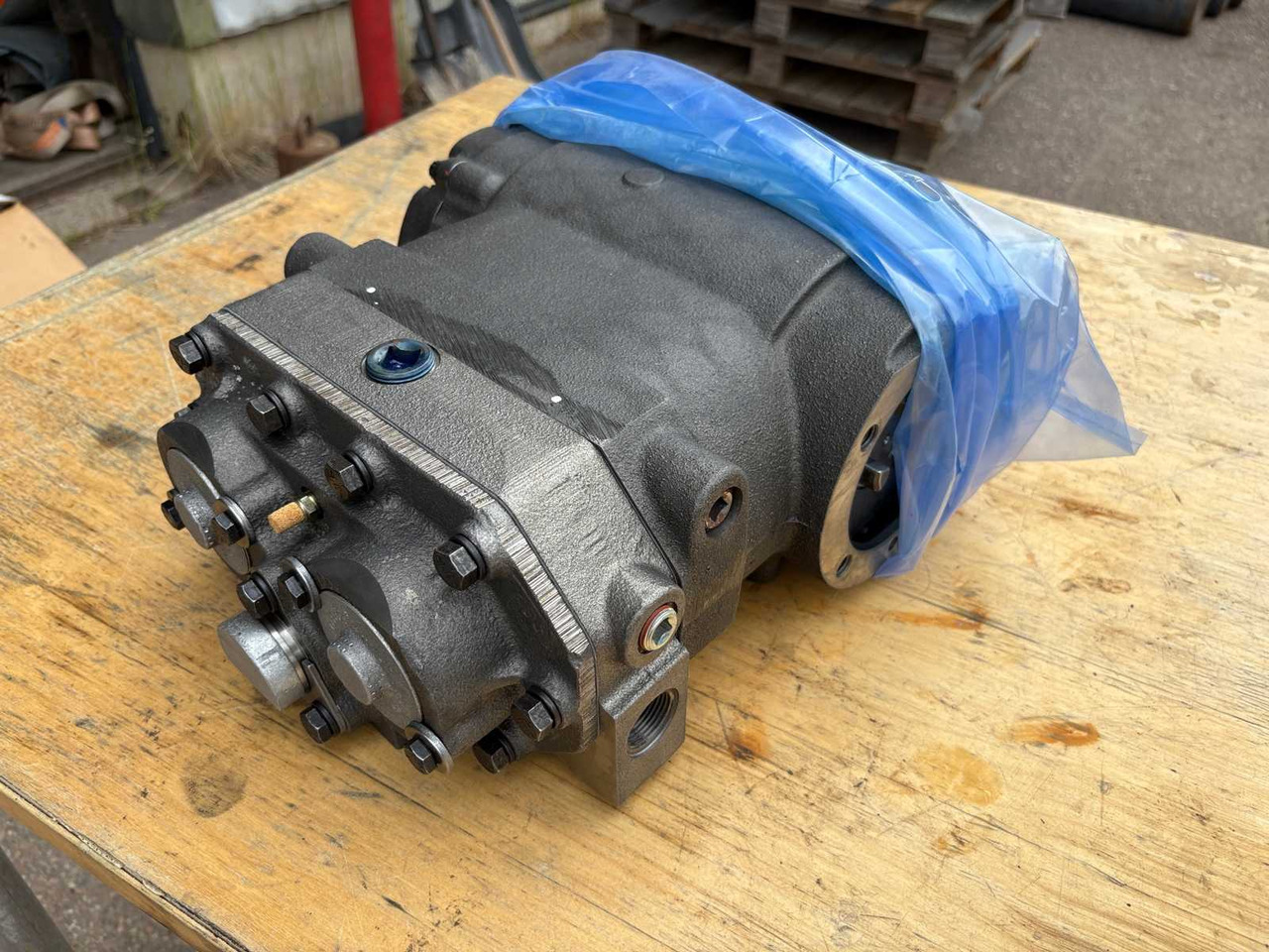 Air Dryer Compressor Cummins ST-676 - מדחס מזגן: תמונה 2 Air Dryer Compressor Cummins ST-676 - מדחס מזגן: תמונה 2