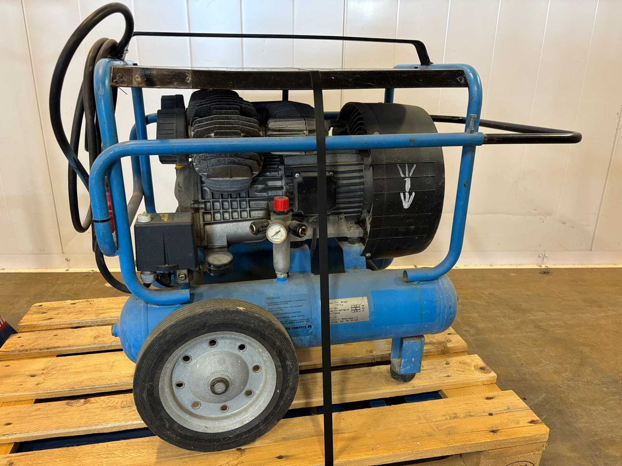 Compressor Mec-Air VKM592 3.0 kW - מדחס אוויר: תמונה 1 Compressor Mec-Air VKM592 3.0 kW - מדחס אוויר: תמונה 1