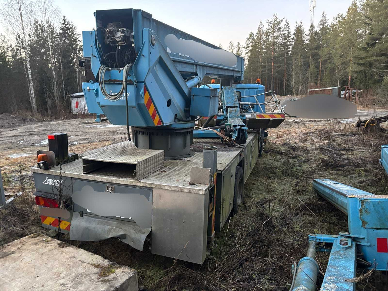 Scania P94 truck and Bronto Skylift telescopic crane - משאית מנוף: תמונה 5 Scania P94 truck and Bronto Skylift telescopic crane - משאית מנוף: תמונה 5