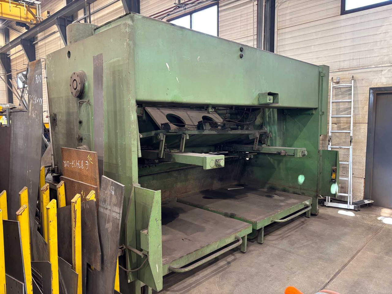 Sheet Metal Cutter LVD MVS 31/20 + Plate Feed Table - מכונת עיבוד מתכת: תמונה 5 Sheet Metal Cutter LVD MVS 31/20 + Plate Feed Table - מכונת עיבוד מתכת: תמונה 5