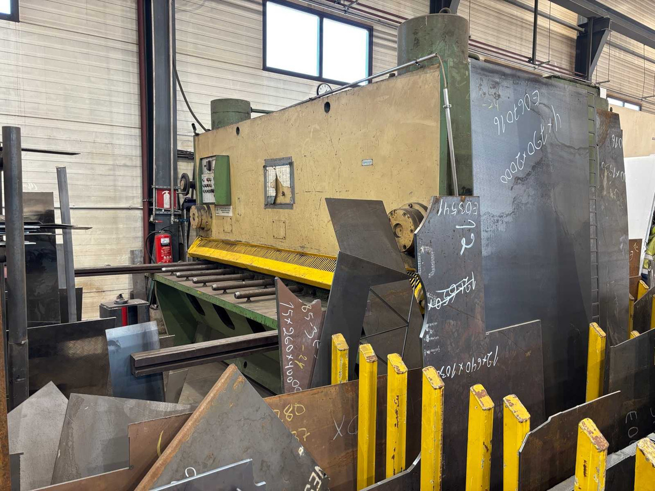 Sheet Metal Cutter LVD MVS 31/20 + Plate Feed Table - מכונת עיבוד מתכת: תמונה 2 Sheet Metal Cutter LVD MVS 31/20 + Plate Feed Table - מכונת עיבוד מתכת: תמונה 2