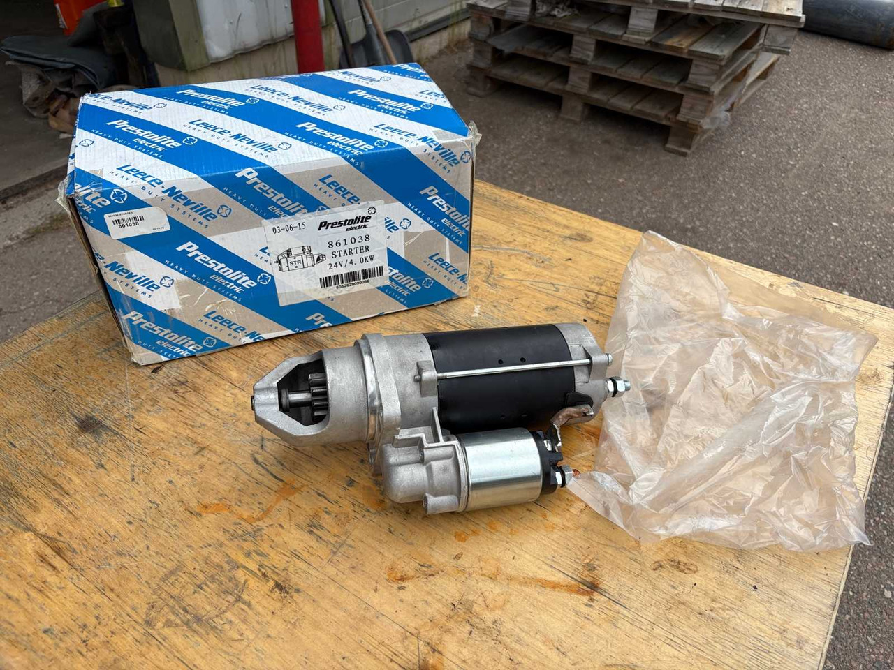 Starter motor Prestolite - מתנע עבור מכונת בנייה: תמונה 1 Starter motor Prestolite - מתנע עבור מכונת בנייה: תמונה 1