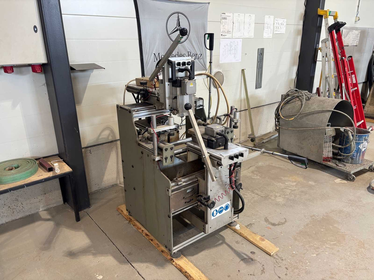Three-spindle copy milling cutter P macchine s.r.l 03P - מכונת כרסום: תמונה 2 Three-spindle copy milling cutter P macchine s.r.l 03P - מכונת כרסום: תמונה 2