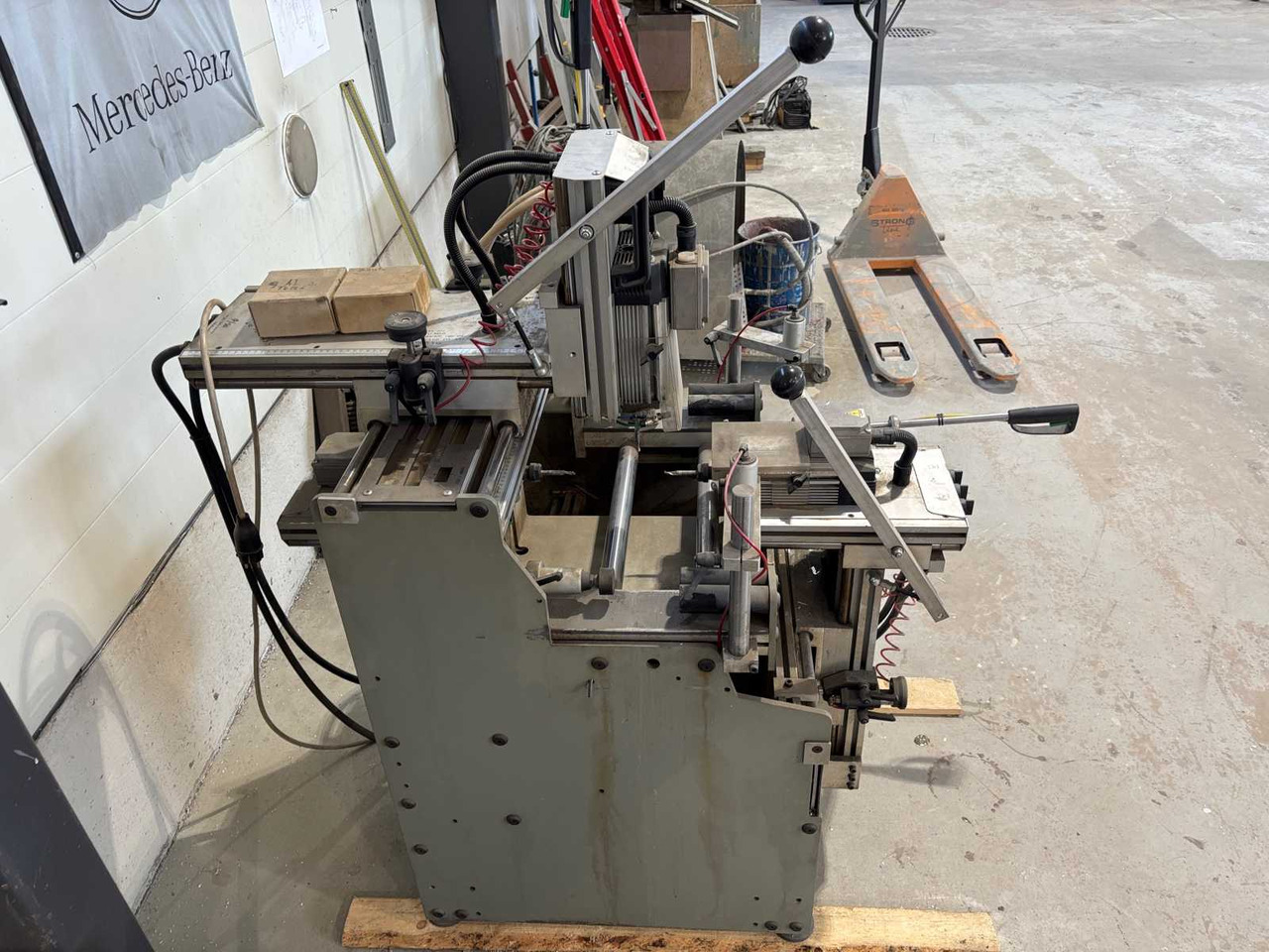 Three-spindle copy milling cutter P macchine s.r.l 03P - מכונת כרסום: תמונה 5 Three-spindle copy milling cutter P macchine s.r.l 03P - מכונת כרסום: תמונה 5