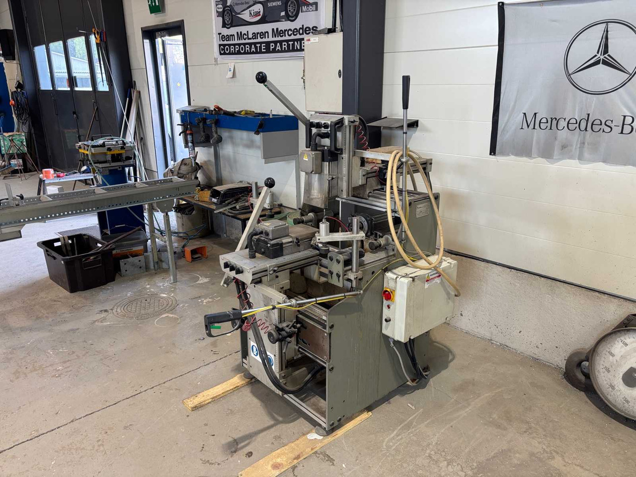 Three-spindle copy milling cutter P macchine s.r.l 03P - מכונת כרסום: תמונה 3 Three-spindle copy milling cutter P macchine s.r.l 03P - מכונת כרסום: תמונה 3