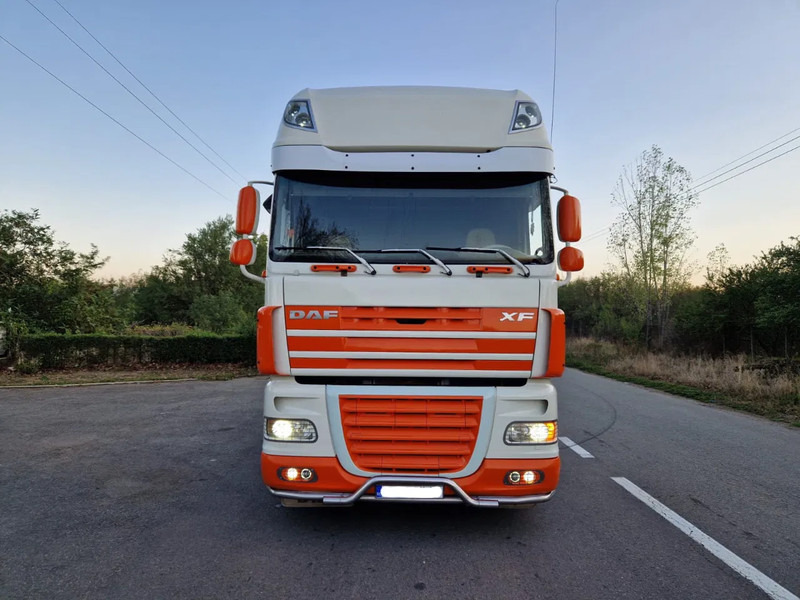 DAF XF 105.460 Manual - טרקטור מסוף: תמונה 1 DAF XF 105.460 Manual - טרקטור מסוף: תמונה 1
