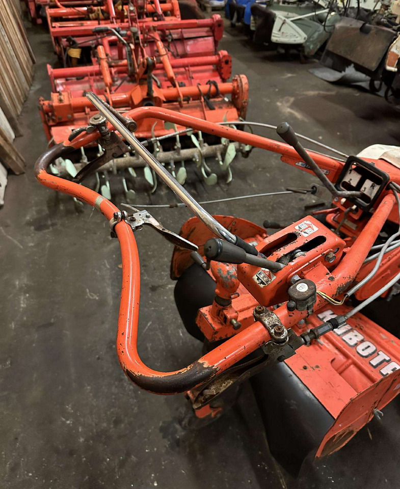Kubota TD502 - שתיל גינה: תמונה 3 Kubota TD502 - שתיל גינה: תמונה 3