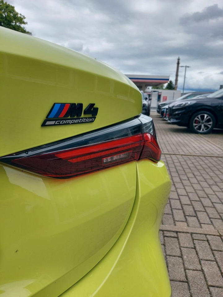 BMW M4 Cabrio G83 xDrive Competition M-Sport H&K - מכונית: תמונה 2 BMW M4 Cabrio G83 xDrive Competition M-Sport H&K - מכונית: תמונה 2
