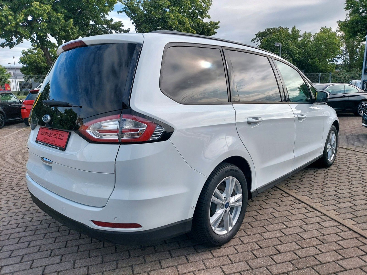 Ford Galaxy 7 Sitze Navi Kamera Tempo SignAssist - כלי רכב מסחרי לנוסעים: תמונה 5 Ford Galaxy 7 Sitze Navi Kamera Tempo SignAssist - כלי רכב מסחרי לנוסעים: תמונה 5