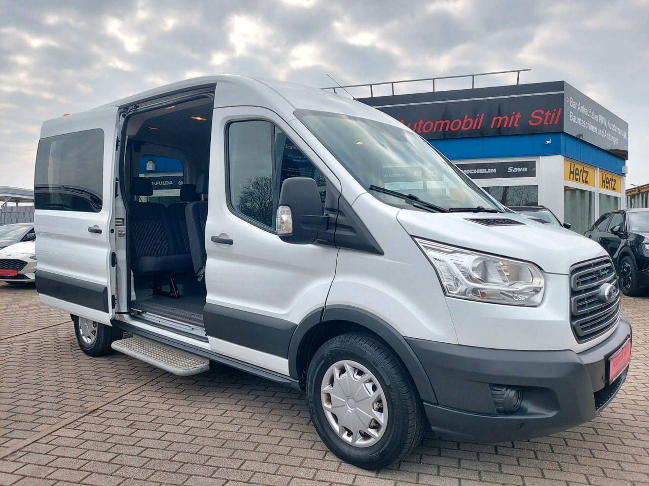 Ford Transit Kombi 330 L2 Trend 9 Sitze Klima Sitzhei - כלי רכב מסחרי לנוסעים: תמונה 1 Ford Transit Kombi 330 L2 Trend 9 Sitze Klima Sitzhei - כלי רכב מסחרי לנוסעים: תמונה 1