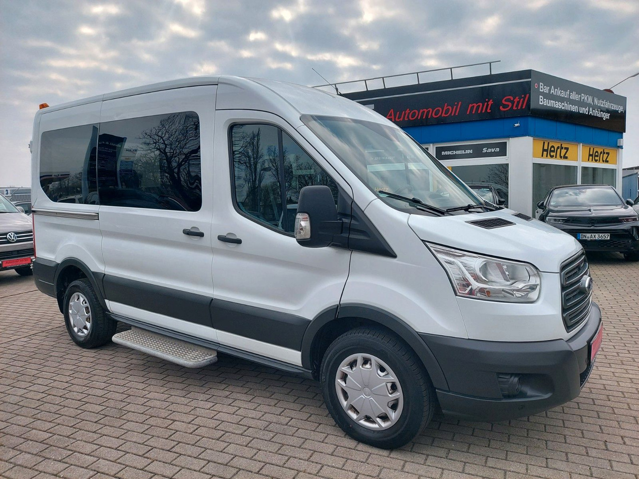 Ford Transit Kombi 330 L2 Trend 9 Sitze Klima Sitzhei - כלי רכב מסחרי לנוסעים: תמונה 3 Ford Transit Kombi 330 L2 Trend 9 Sitze Klima Sitzhei - כלי רכב מסחרי לנוסעים: תמונה 3