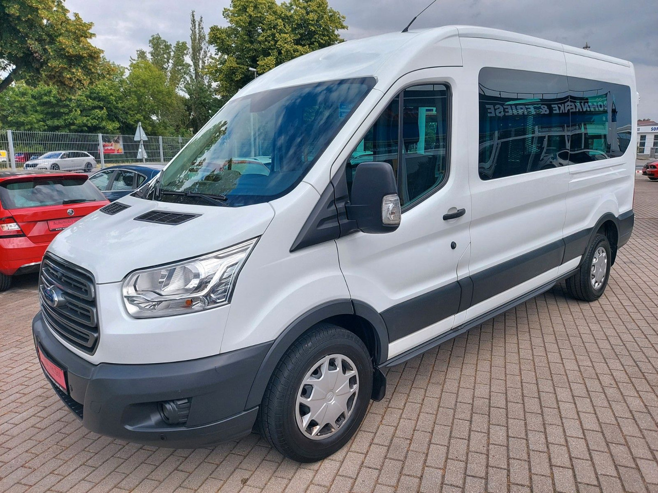 Ford Transit Kombi 350 L3 hoch Trend Rollstuhl Lift - כלי רכב מסחרי לנוסעים: תמונה 2 Ford Transit Kombi 350 L3 hoch Trend Rollstuhl Lift - כלי רכב מסחרי לנוסעים: תמונה 2