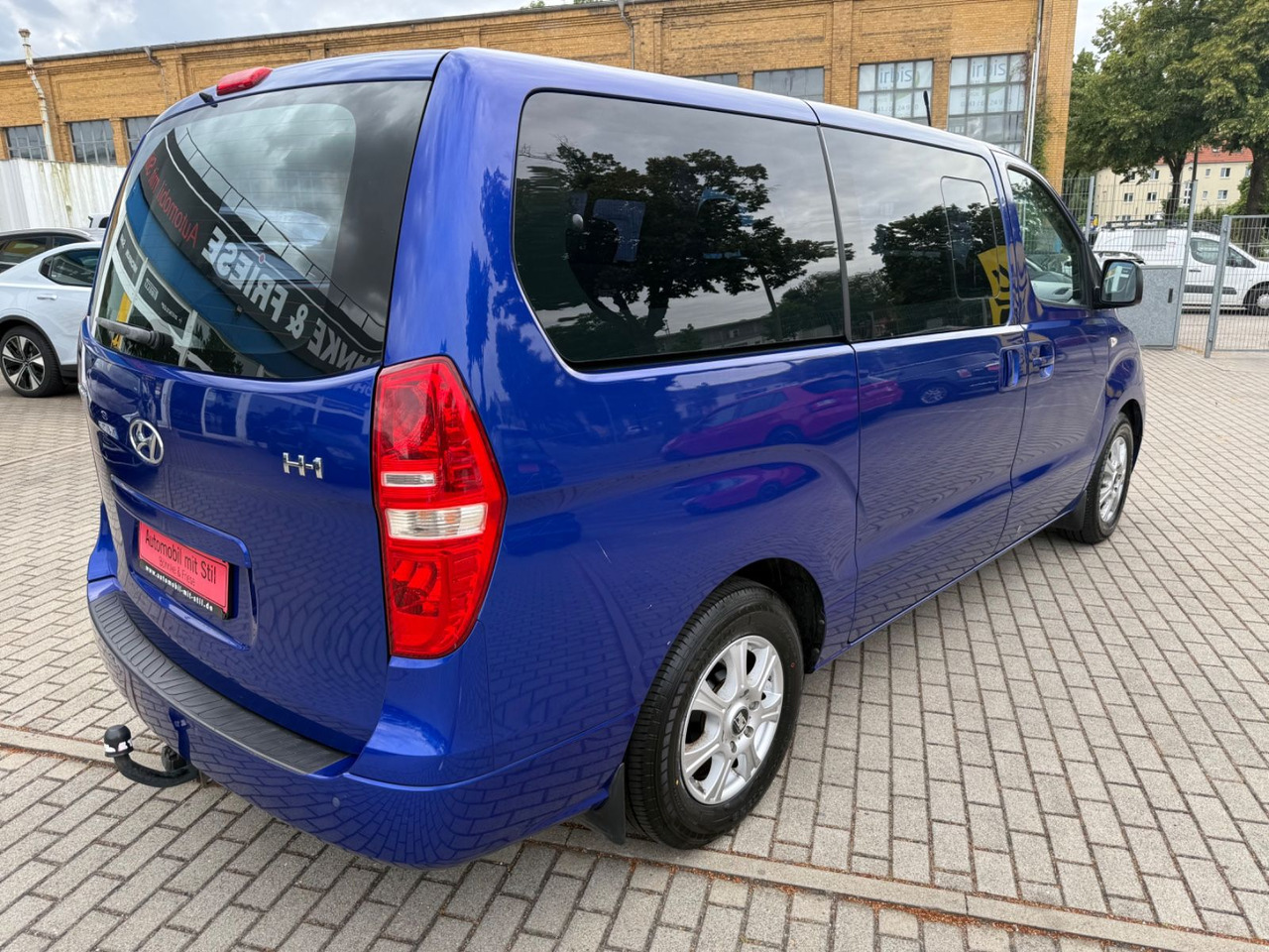 Hyundai H-1 Travel Comfort 8 SITZER KLIMAA. STANDHEIZUNG - כלי רכב מסחרי לנוסעים: תמונה 4 Hyundai H-1 Travel Comfort 8 SITZER KLIMAA. STANDHEIZUNG - כלי רכב מסחרי לנוסעים: תמונה 4