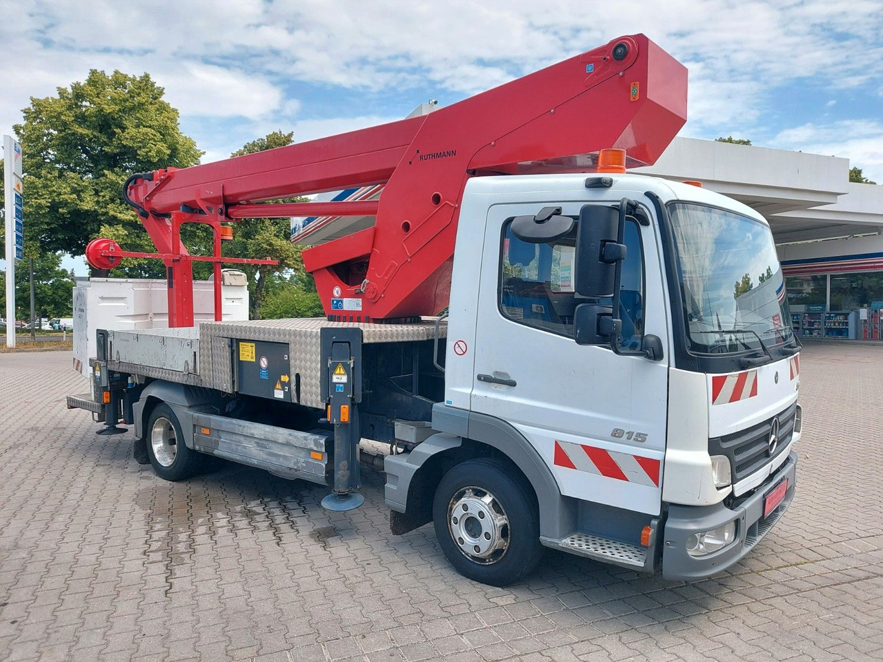 Mercedes-Benz Atego 2 4-Zyl. 4x2 RUTHMANN T270 27 METER - פלטפורמה אווירית מותקנת על משאית: תמונה 2 Mercedes-Benz Atego 2 4-Zyl. 4x2 RUTHMANN T270 27 METER - פלטפורמה אווירית מותקנת על משאית: תמונה 2