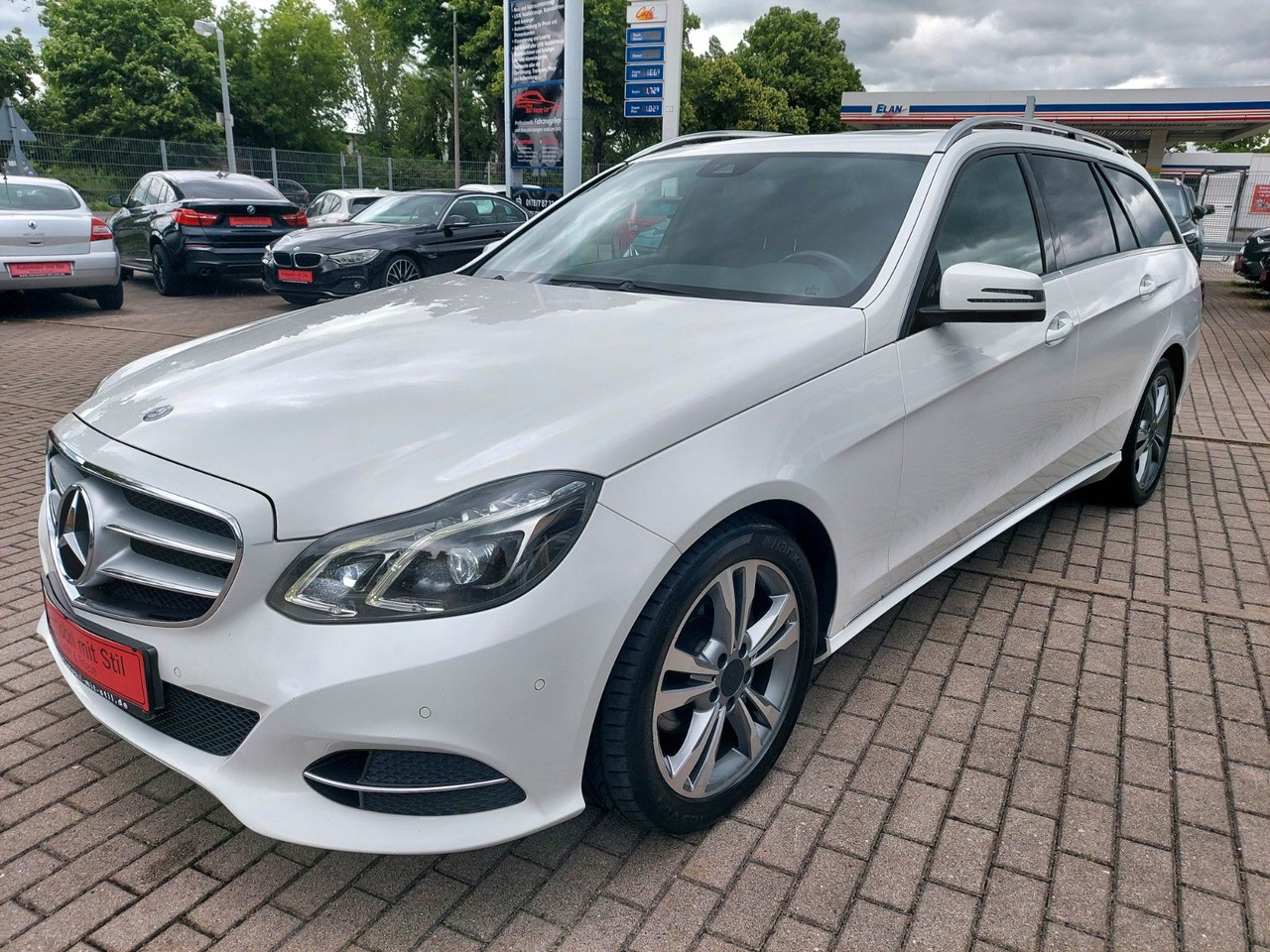 Mercedes-Benz E 220 E -Klasse T 220CDI LED Glasdach Leder Navi - מכונית: תמונה 5 Mercedes-Benz E 220 E -Klasse T 220CDI LED Glasdach Leder Navi - מכונית: תמונה 5