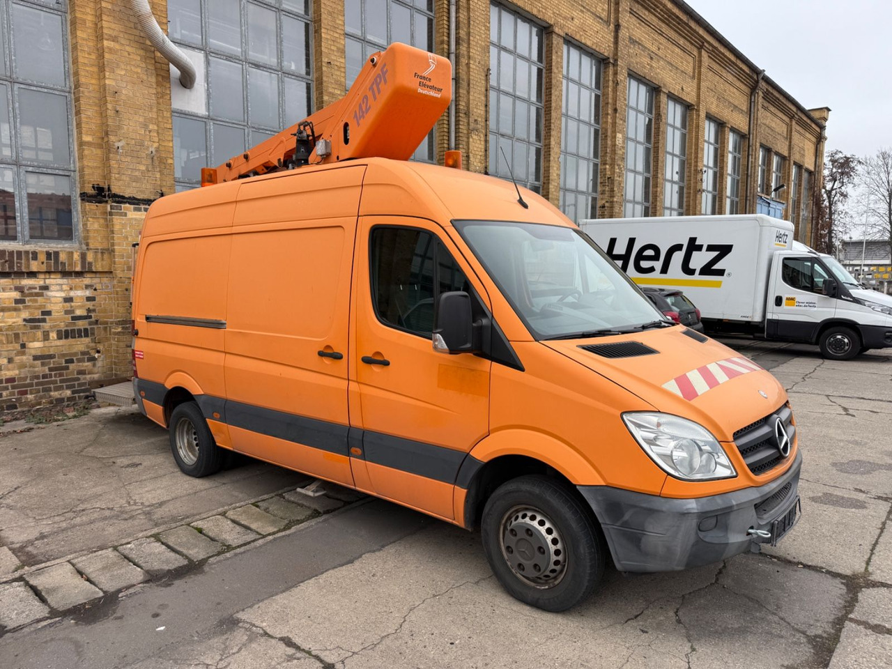 Mercedes-Benz Sprinter II Kasten 516 HUBSTEIGER 142 TPF - פלטפורמה אווירית מותקנת על משאית: תמונה 1 Mercedes-Benz Sprinter II Kasten 516 HUBSTEIGER 142 TPF - פלטפורמה אווירית מותקנת על משאית: תמונה 1