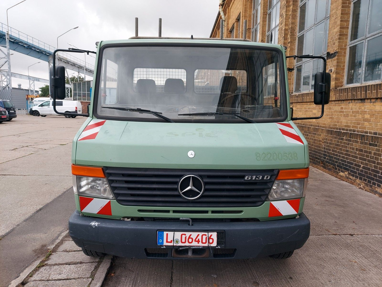 Mercedes-Benz Vario 613D Pritsche lang extralang - כלי רכב מסחרי במיטה שטוחה: תמונה 3 Mercedes-Benz Vario 613D Pritsche lang extralang - כלי רכב מסחרי במיטה שטוחה: תמונה 3