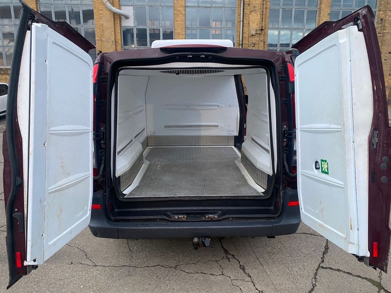 כלי רכב מסחרי לקירור Mercedes-Benz Vito 116 CDI Lang Kühler Cooler KERSTNER 220V: תמונה 11