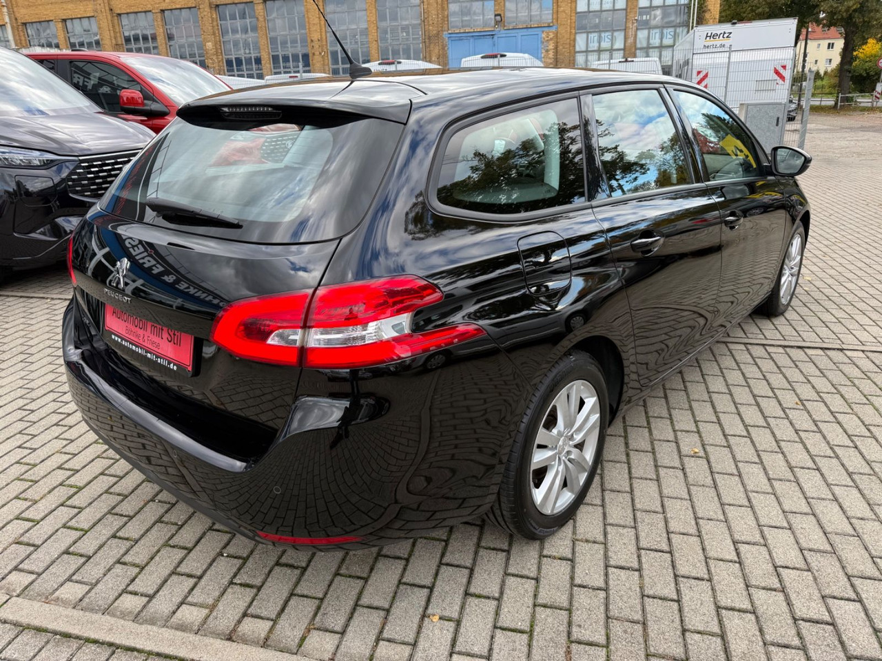 Peugeot 308 SW Active TEMPOMAT NAVI KLIMAA NAVI - רכב סטיישן: תמונה 4 Peugeot 308 SW Active TEMPOMAT NAVI KLIMAA NAVI - רכב סטיישן: תמונה 4