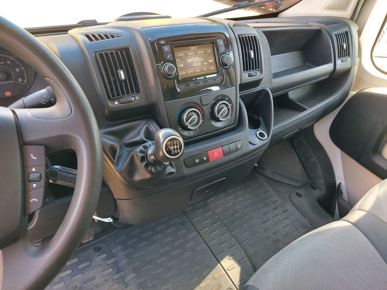 כלי רכב מסחרי במיטה שטוחה, כלי רכב מסחרי קומבי Peugeot Boxer Pritsche Doka. 335 L3 BlueHDi 130 Klima: תמונה 11