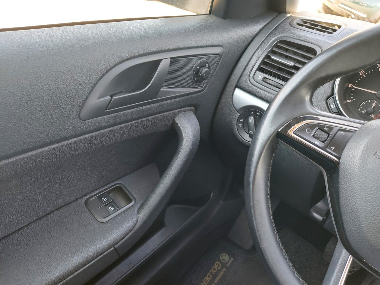 הַחכָּרָה  Skoda Yeti Cool Edition Outdoor DSG Klima Skoda Yeti Cool Edition Outdoor DSG Klima: תמונה 14