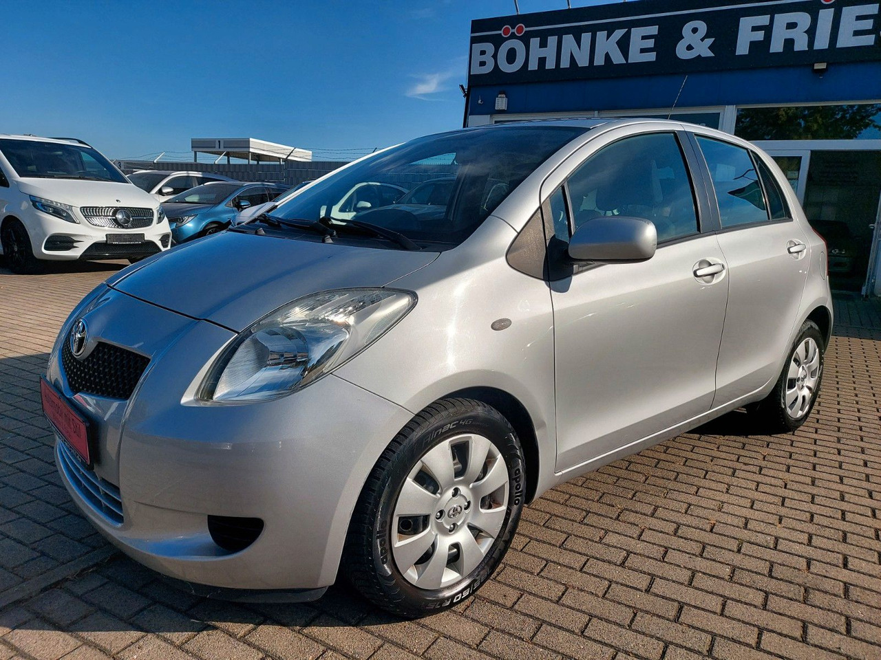 Toyota Yaris Sol Klima - מכונית: תמונה 2 Toyota Yaris Sol Klima - מכונית: תמונה 2