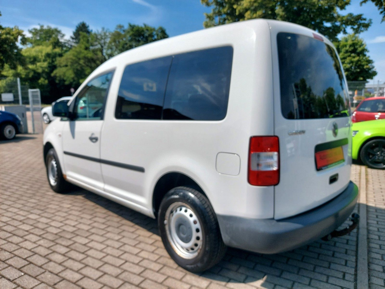 Volkswagen Caddy Kombi 1.9 Tdi Klima max. 5 Sitze AHK - כלי רכב מסחרי לנוסעים: תמונה 5 Volkswagen Caddy Kombi 1.9 Tdi Klima max. 5 Sitze AHK - כלי רכב מסחרי לנוסעים: תמונה 5