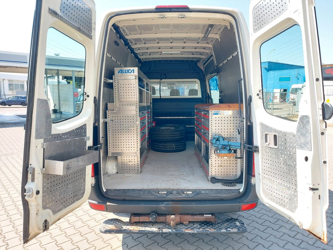 Volkswagen Crafter Kasten 35 mittel L2H2 Hochdach KLIMA AHK - כלי רכב מסחרי לנוסעים: תמונה 2 Volkswagen Crafter Kasten 35 mittel L2H2 Hochdach KLIMA AHK - כלי רכב מסחרי לנוסעים: תמונה 2