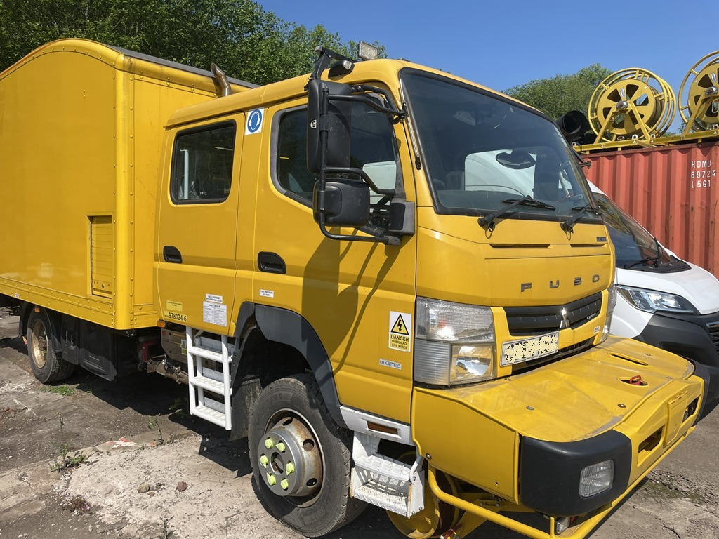 Mitsubishi Fusso - משאית תיבה: תמונה 1 Mitsubishi Fusso - משאית תיבה: תמונה 1